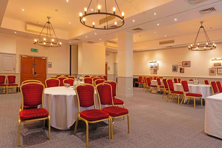 Bristol Grand Hotel By Sunday