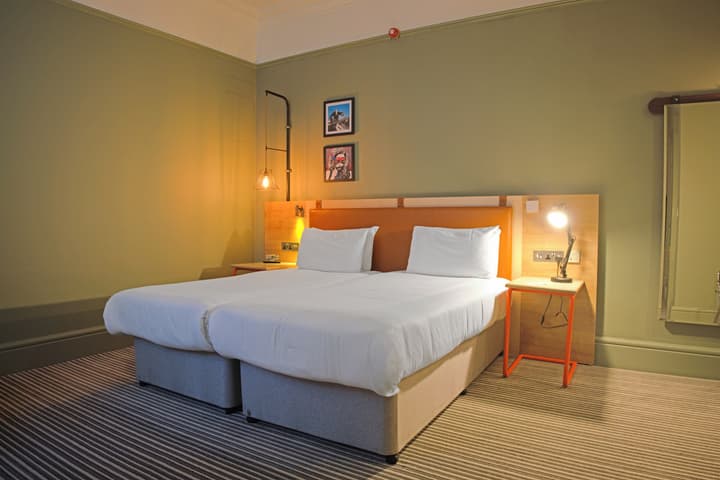 Bristol Grand Hotel By Sunday