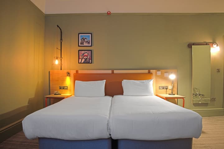 Bristol Grand Hotel By Sunday