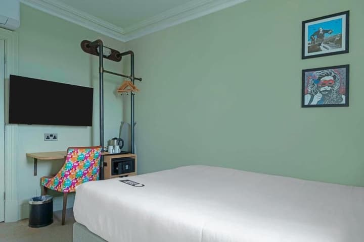 Bristol Grand Hotel By Sunday
