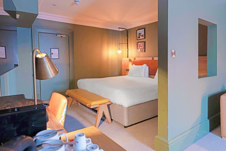 Bristol Grand Hotel By Sunday