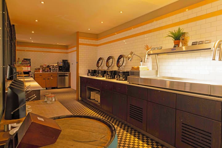 Bristol Grand Hotel By Sunday
