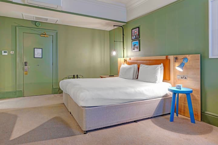 Bristol Grand Hotel By Sunday