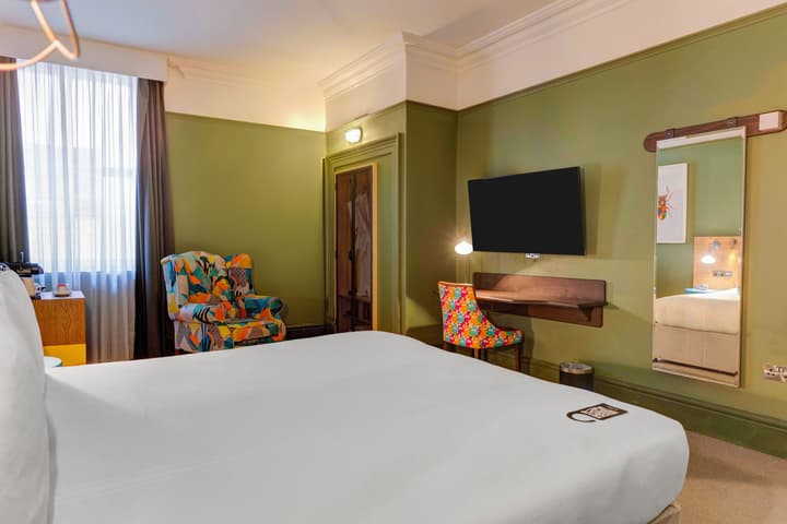 Bristol Grand Hotel By Sunday