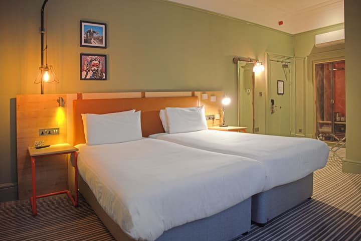 Bristol Grand Hotel By Sunday