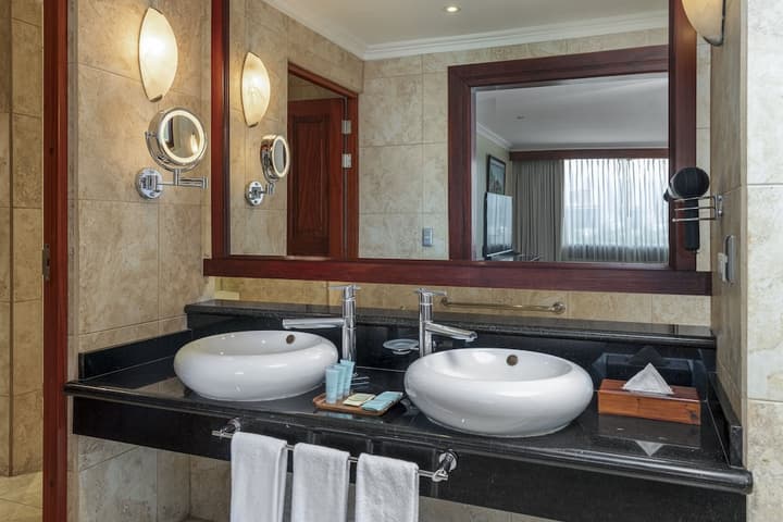 Crowne Plaza Corobici, an IGH Hotel