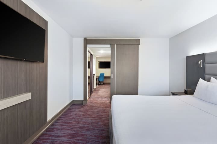 Crowne Plaza Corobici, an IGH Hotel