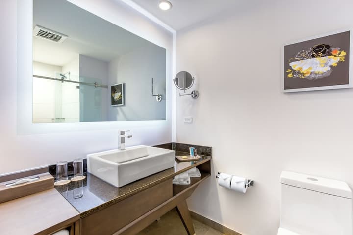 Crowne Plaza Corobici, an IGH Hotel