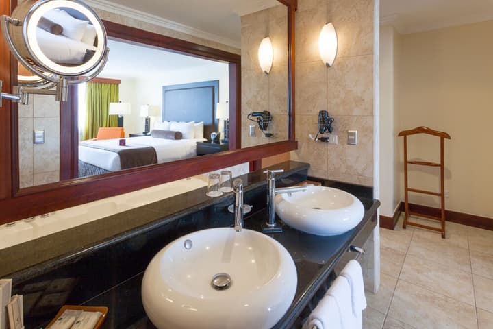 Crowne Plaza Corobici, an IGH Hotel