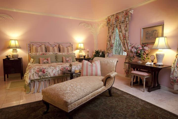 Graycliff Hotel And Restaurant