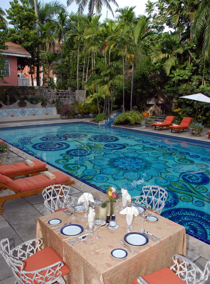 Graycliff Hotel And Restaurant
