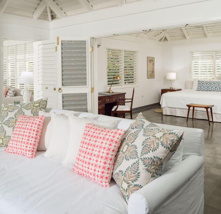 Round Hill Hotel And Villas