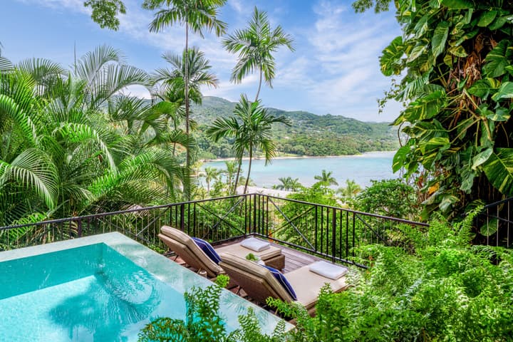 Round Hill Hotel And Villas