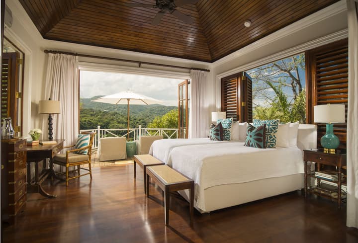 Round Hill Hotel And Villas