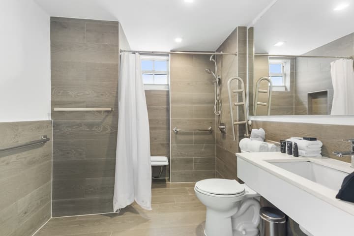 Fortune House Hotel Suites