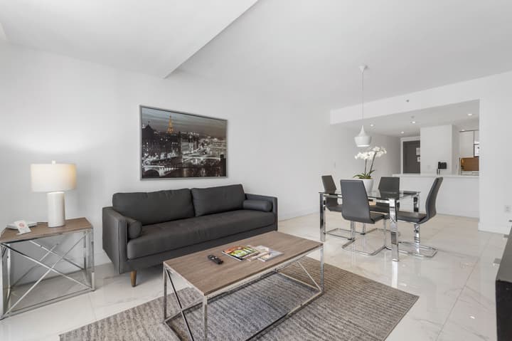 Fortune House Hotel Suites