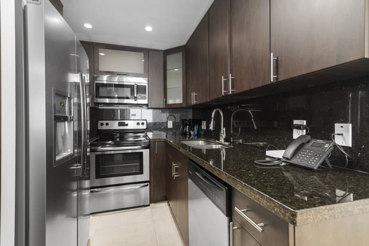 Fortune House Hotel Suites