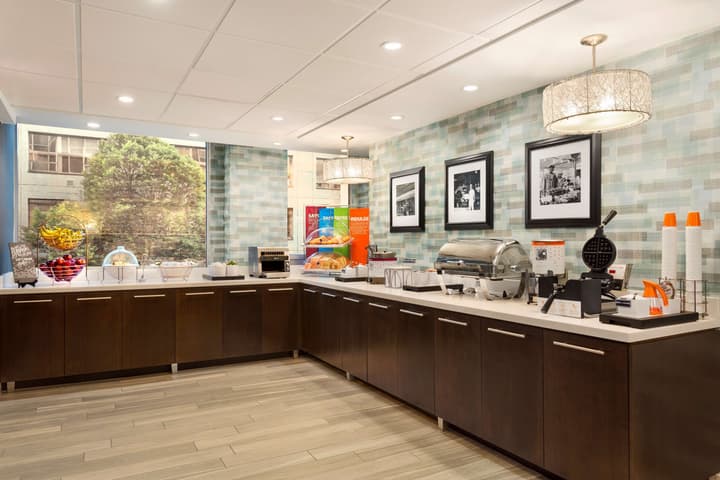Hampton Inn and Suites by Hilton, Downtown Vancouver