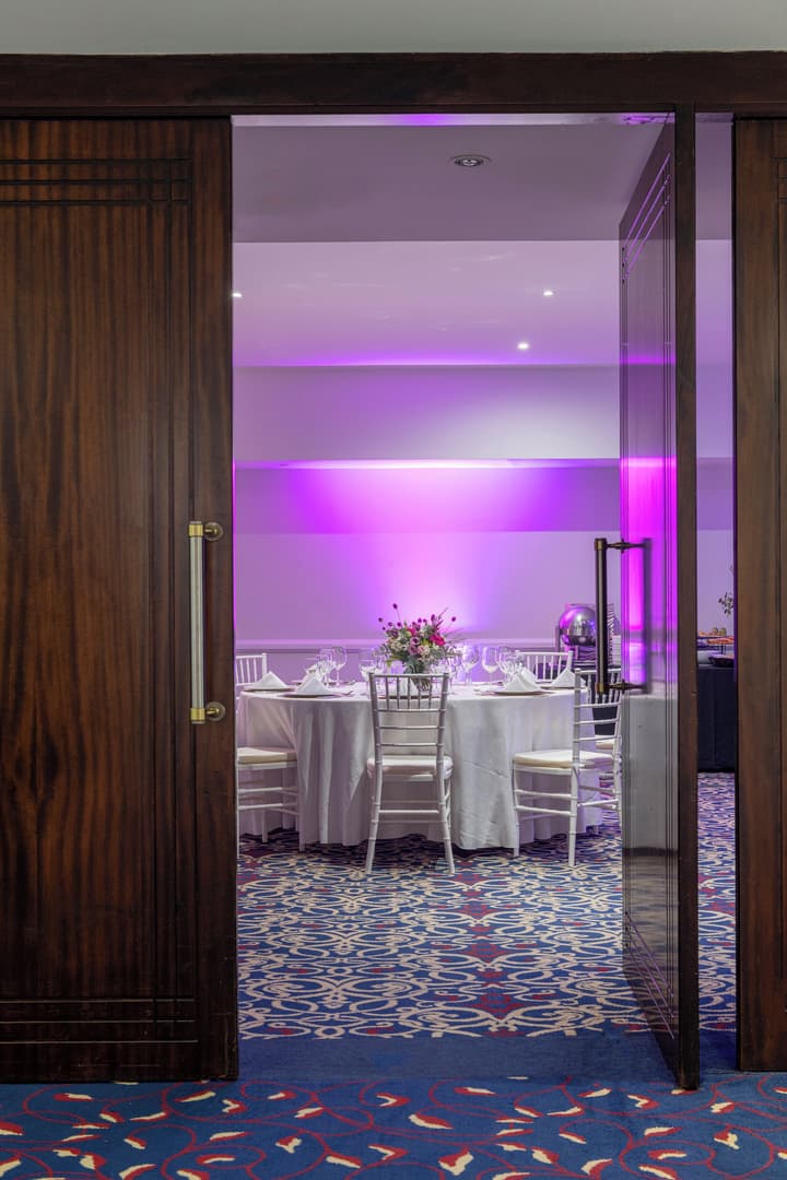 Argenta Tower Hotel & Suites