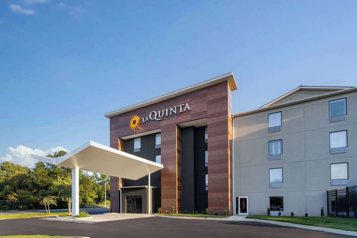 La Quinta Inn & Suites by Wyndham Memphis I-240