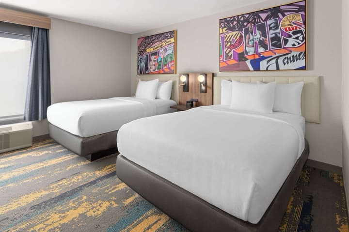 La Quinta Inn & Suites by Wyndham Memphis I-240
