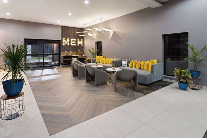 La Quinta Inn & Suites by Wyndham Memphis I-240