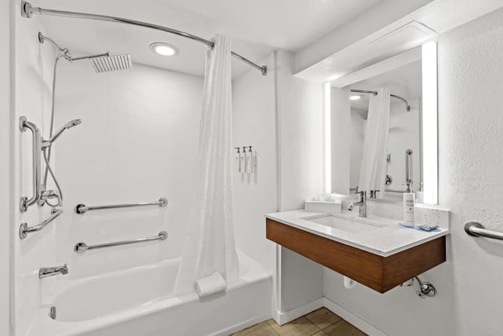Sonesta Essential Orlando Airport