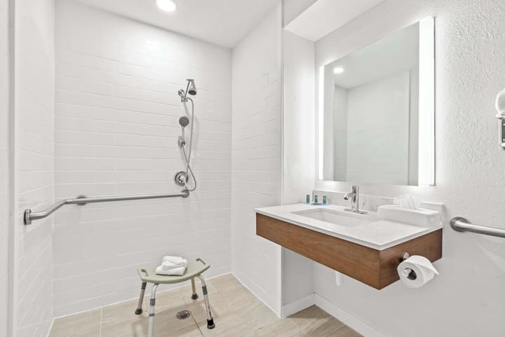 Sonesta Essential Orlando Airport