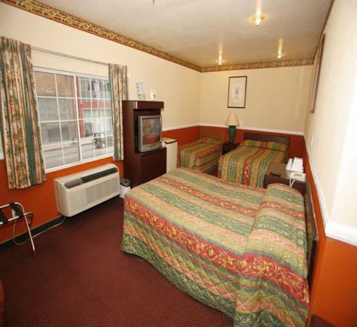 Hollywood Guest Inn