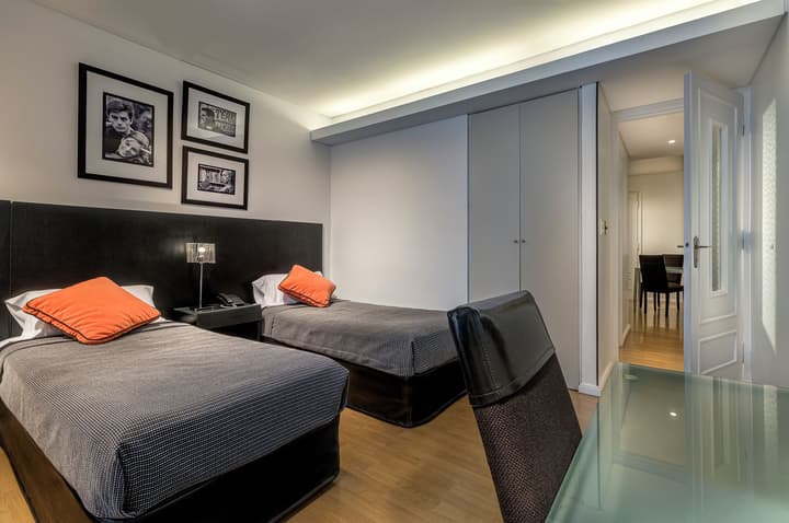 Broadway Hotel & Suites