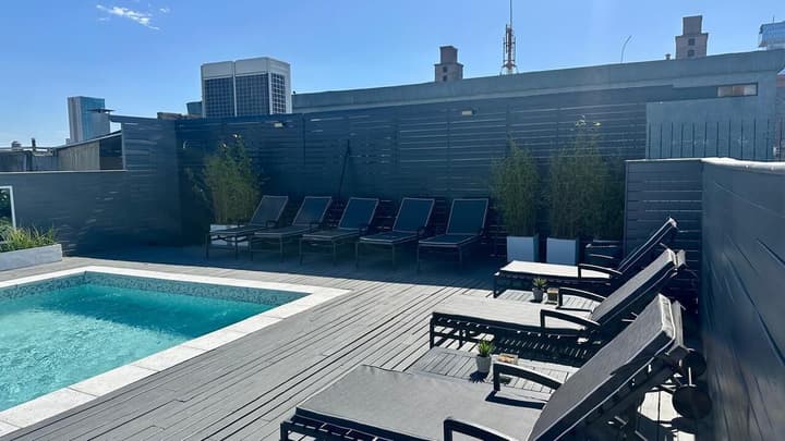 Broadway Hotel & Suites