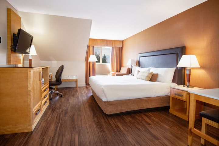 Coast Hillcrest Hotel