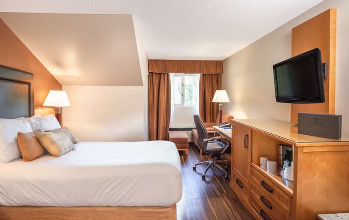 Coast Hillcrest Hotel