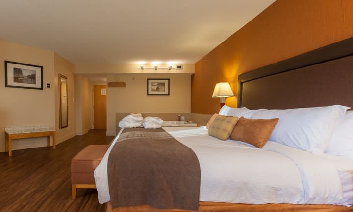 Coast Hillcrest Hotel