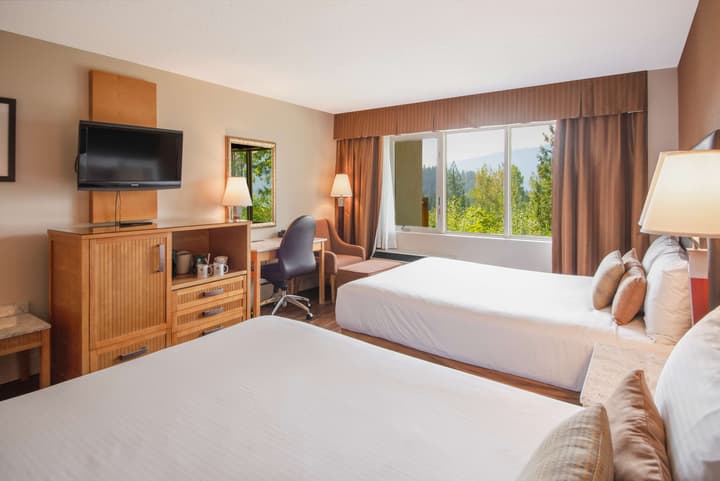 Coast Hillcrest Hotel
