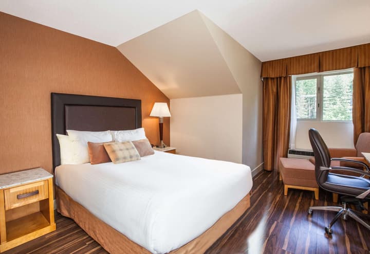 Coast Hillcrest Hotel