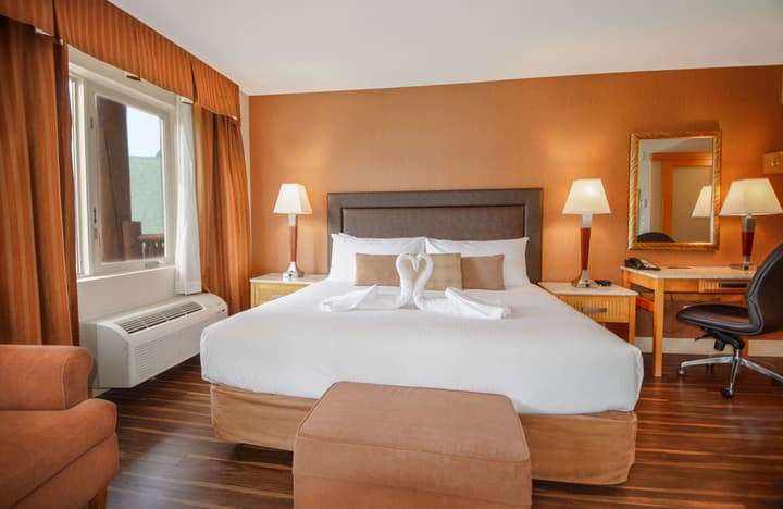 Coast Hillcrest Hotel