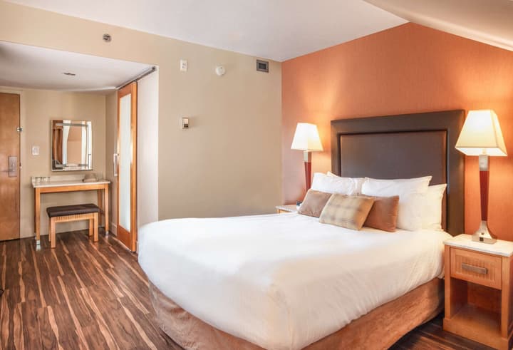Coast Hillcrest Hotel