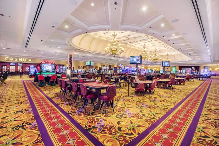 Casino Queen Hotel