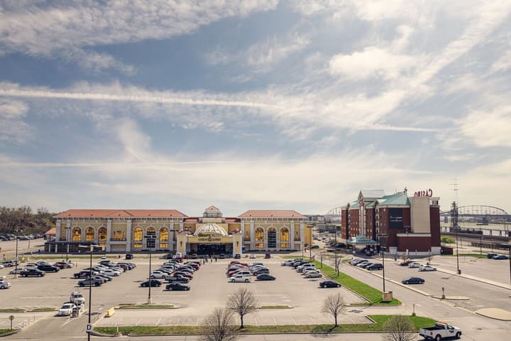 Casino Queen Hotel