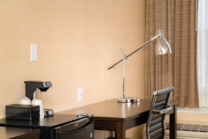 Ramada by Wyndham Niagara Falls Near the Falls