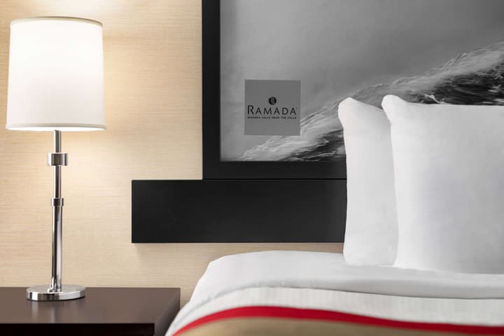 Ramada by Wyndham Niagara Falls Near the Falls