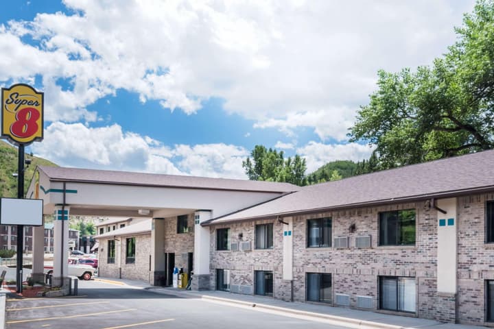 Super 8 by Wyndham Deadwood / Black Hills Area
