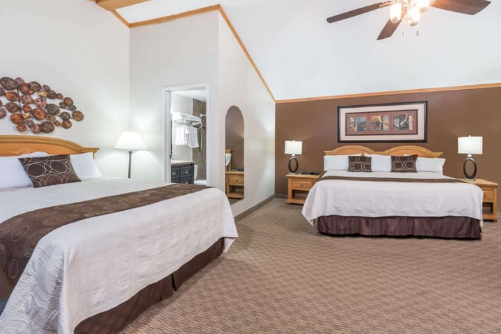 Super 8 by Wyndham Deadwood / Black Hills Area