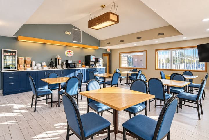 Super 8 by Wyndham Hot Springs