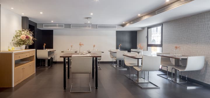Hotel ILUNION Almirante