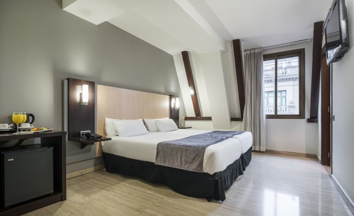 Hotel ILUNION Almirante