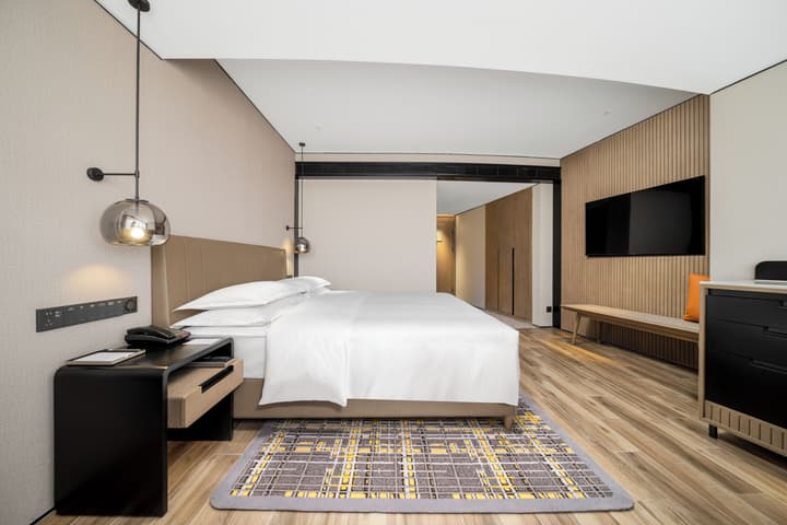 Sheraton Chengdu Lido Hotel