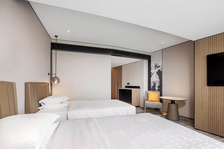 Sheraton Chengdu Lido Hotel
