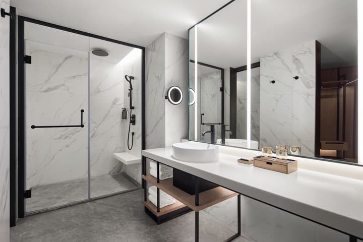 Sheraton Chengdu Lido Hotel